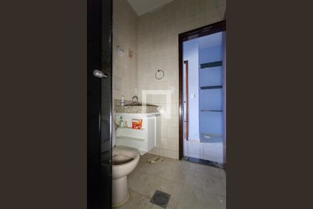 Casa para alugar com 360m², 3 quartos e 2 vagasBanheiro Social