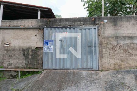 Casa à venda com 360m², 3 quartos e 4 vagas Casa à venda com 360m², 3 quartos e 4 vagasPlaquinha