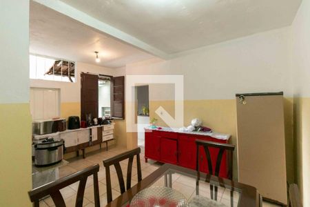 Casa à venda com 360m², 3 quartos e 4 vagas Casa à venda com 360m², 3 quartos e 4 vagasCozinha