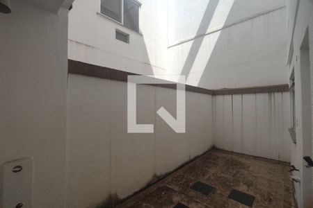 Casa de condomínio à venda com 150m², 4 quartos e 2 vagas1º Pav - Área de Serviço