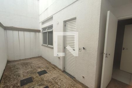 Casa de condomínio à venda com 150m², 4 quartos e 2 vagas1º Pav - Área de Serviço