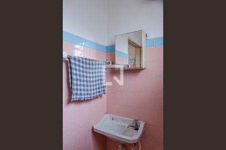 Casa à venda com 280m², 3 quartos e 2 vagas Casa à venda com 280m², 3 quartos e 2 vagasBanheiro de serviço