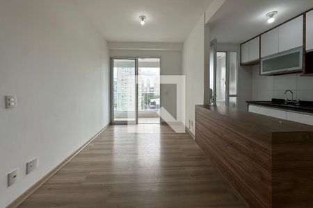 Sala de apartamento para alugar com 2 quartos, 55m² em Vila Anastácio, São Paulo