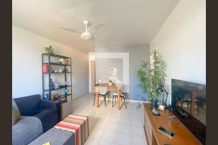 Sala de apartamento à venda com 2 quartos, 70m² em Centro, Niterói