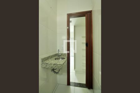 Suíte - Banheiro do Quarto 1 de apartamento para alugar com 2 quartos, 100m² em Jardim das Maravilhas, Santo André