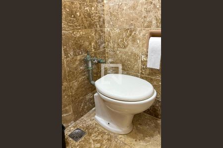 Apartamento à venda com 130m², 3 quartos e sem vagaBanheiro 02