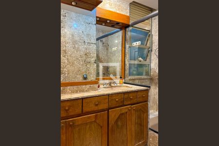 Apartamento à venda com 130m², 3 quartos e sem vagaBanheiro 01