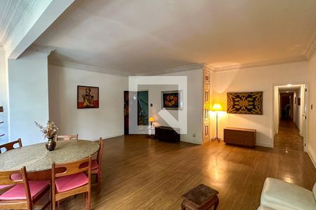 Apartamento à venda com 130m², 3 quartos e sem vagaSala