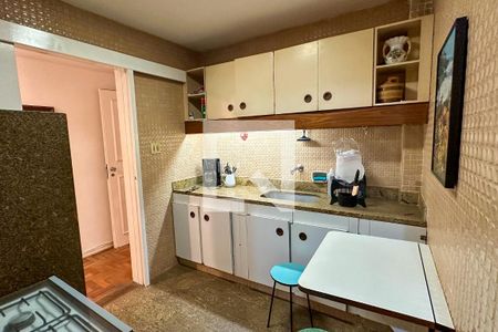 Apartamento à venda com 130m², 3 quartos e sem vagaCozinha