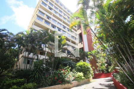 Apartamento à venda com 56m², 2 quartos e 1 vaga Apartamento à venda com 56m², 2 quartos e 1 vagaFachada do bloco