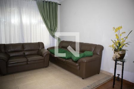 Casa à venda com 125m², 3 quartos e 2 vagasSala