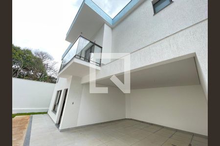 Fechada de casa à venda com 3 quartos, 165m² em Trevo, Belo Horizonte