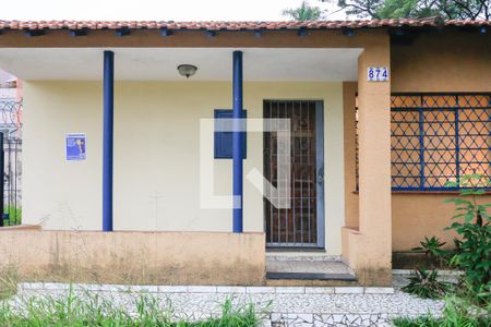 Casa à venda com 100m², 4 quartos e 4 vagasFachada