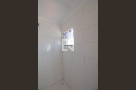 Banheiro de kitnet/studio à venda com 1 quarto, 24m² em Vila Alpina, São Paulo