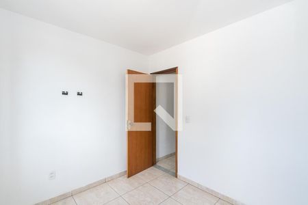 Quarto 1 de apartamento para alugar com 2 quartos, 58m² em Olaria, Rio de Janeiro