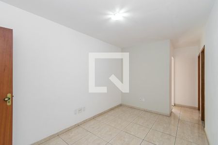 Sala de apartamento para alugar com 2 quartos, 58m² em Olaria, Rio de Janeiro