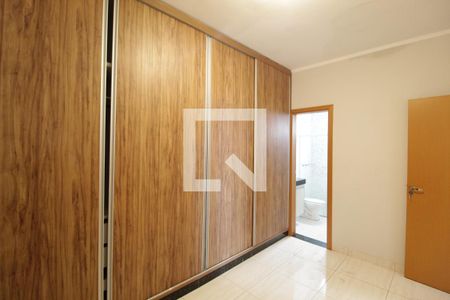 Quarto 2 - Suíte de apartamento para alugar com 2 quartos, 75m² em Granada, Uberlândia