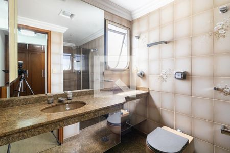 Apartamento para alugar com 240m², 3 quartos e 4 vagasBanheiro da Suíte 2