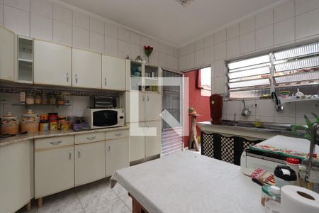 Casa à venda com 330m², 4 quartos e 6 vagasCozinha Casa 2