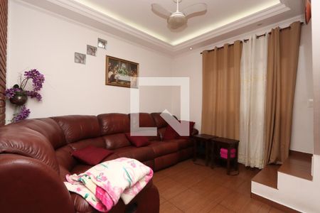 Casa à venda com 330m², 4 quartos e 6 vagasSala Casa 2