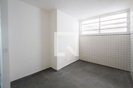 Sala/Quarto de kitnet/studio para alugar com 1 quarto, 28m² em Parque Maria Helena, São Paulo