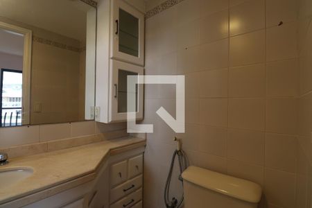 Apartamento à venda com 94m², 3 quartos e 2 vagasBanheiro do quarto 1 