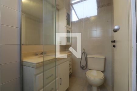 Apartamento à venda com 94m², 3 quartos e 2 vagasBanheiro do quarto 1 