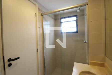 Apartamento à venda com 94m², 3 quartos e 2 vagasBanheiro do quarto 1 