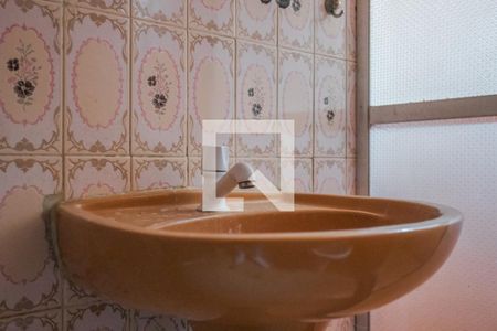 Casa à venda com 76m², 2 quartos e 1 vaga Casa à venda com 76m², 2 quartos e 1 vagaBanheiro