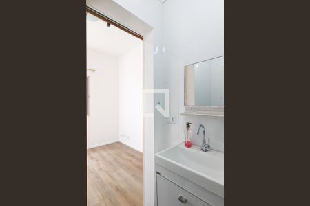 Banheiro da suíte de apartamento para alugar com 3 quartos, 69m² em Bairro dos Casa, São Bernardo do Campo