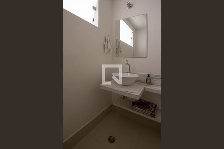 Lavabo  de casa à venda com 4 quartos, 225m² em Vila Brasílio Machado, São Paulo