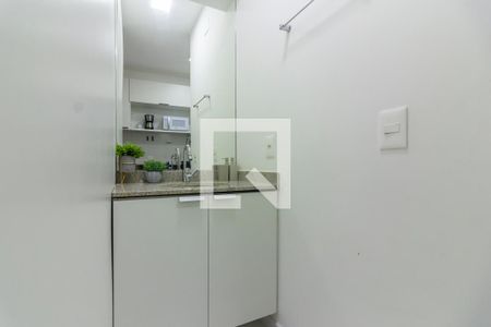 Lavabo de kitnet/studio para alugar com 1 quarto, 25m² em Sumarezinho, São Paulo