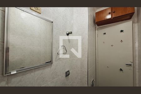 Banheiro de apartamento para alugar com 1 quarto, 45m² em Ocian, Praia Grande