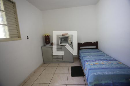 Casa à venda com 240m², 4 quartos e 1 vagaquarto 4