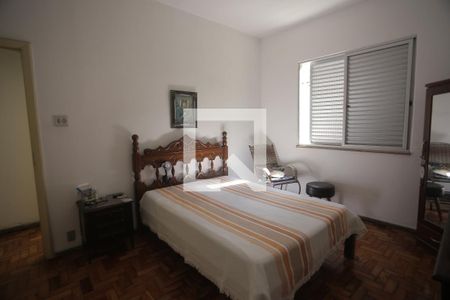 Casa à venda com 240m², 4 quartos e 1 vagaquarto 2