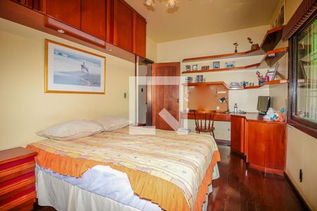 Casa à venda com 470m², 4 quartos e 4 vagasQuarto 2