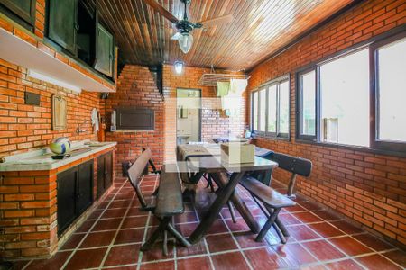 Casa à venda com 470m², 4 quartos e 4 vagasQuintal - Churrasqueira