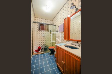 Casa à venda com 470m², 4 quartos e 4 vagasBanheiro 2