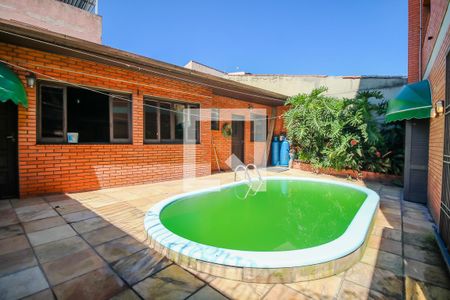 Casa à venda com 470m², 4 quartos e 4 vagasQuintal - Piscina
