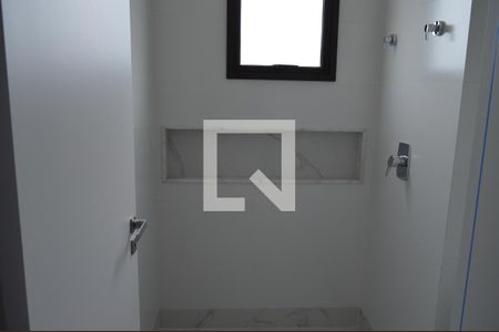 Apartamento para alugar com 177m², 5 quartos e 4 vagasBanheiro da Suite 3 e 4