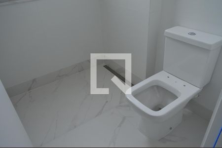 Apartamento para alugar com 177m², 5 quartos e 4 vagasBanheiro da Suite 3 e 4