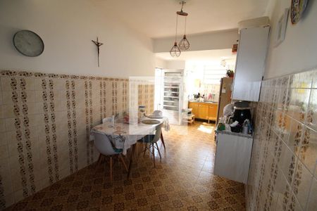 Casa à venda com 173m², 2 quartos e 2 vagasCozinha