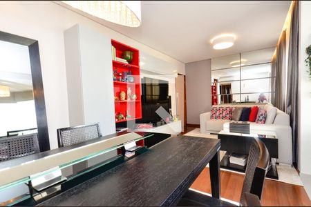 Sala de estar de apartamento à venda com 3 quartos, 100m² em Lourdes, Belo Horizonte