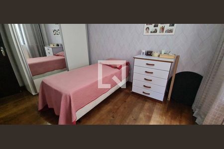 Casa à venda com 200m², 3 quartos e 2 vagasQuarto