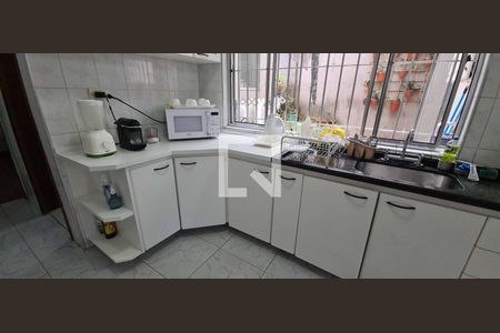 Casa à venda com 200m², 3 quartos e 2 vagasCozinha 