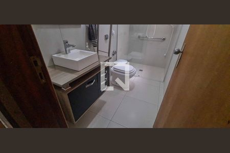 Casa à venda com 200m², 3 quartos e 2 vagasBanheiro  2