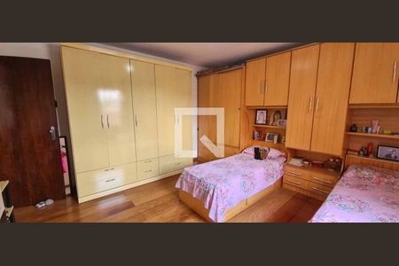 Casa à venda com 200m², 3 quartos e 2 vagasQuarto