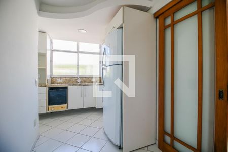 Apartamento à venda com 130m², 2 quartos e 1 vagaCozinha