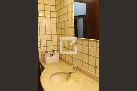 Casa à venda com 126m², 3 quartos e 2 vagasSuíte