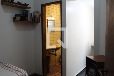 Casa à venda com 126m², 3 quartos e 2 vagasSuíte